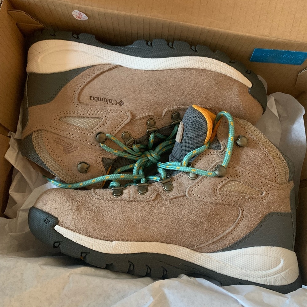 Columbia hiking boots